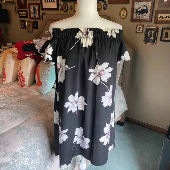 NWOT Floral Off-the-Shoulder Dress - Picture 1 of 11